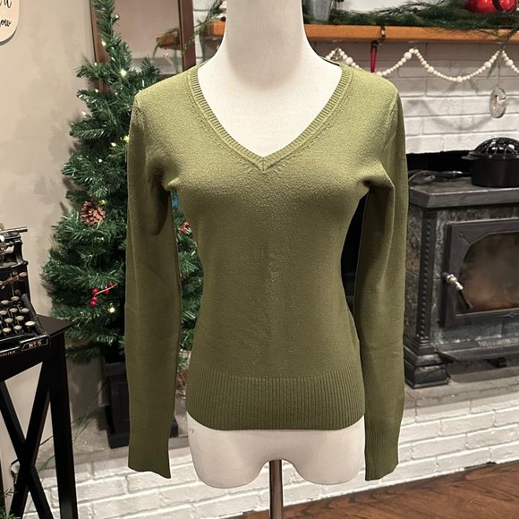 H&M V-Neck Sweater | Size M - Picture 1 of 4